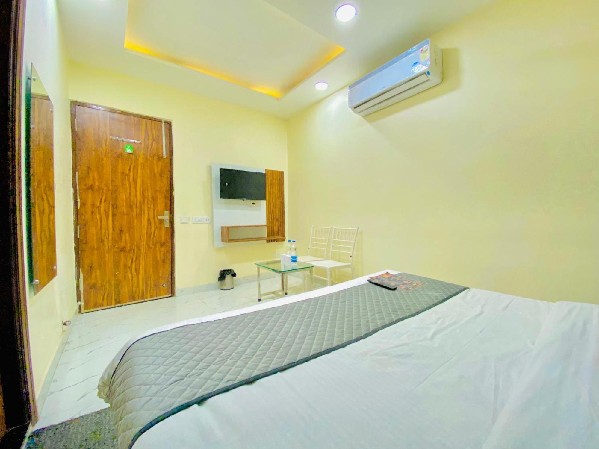 אמריצר Hotel Holiday First 300 Meter From Golden Temple מראה חיצוני תמונה